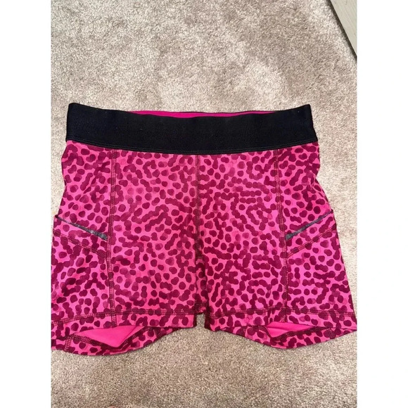 Retired print Lululemon What The Sport Short In Black/Pink Cheetah Print Size 4 - Picture 5 of 14